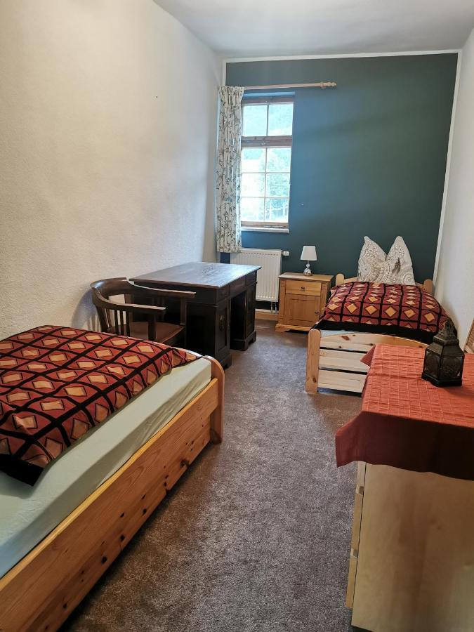 Ruhige Ferienwohnung Im Gutshaus Niederorschel Buitenkant foto