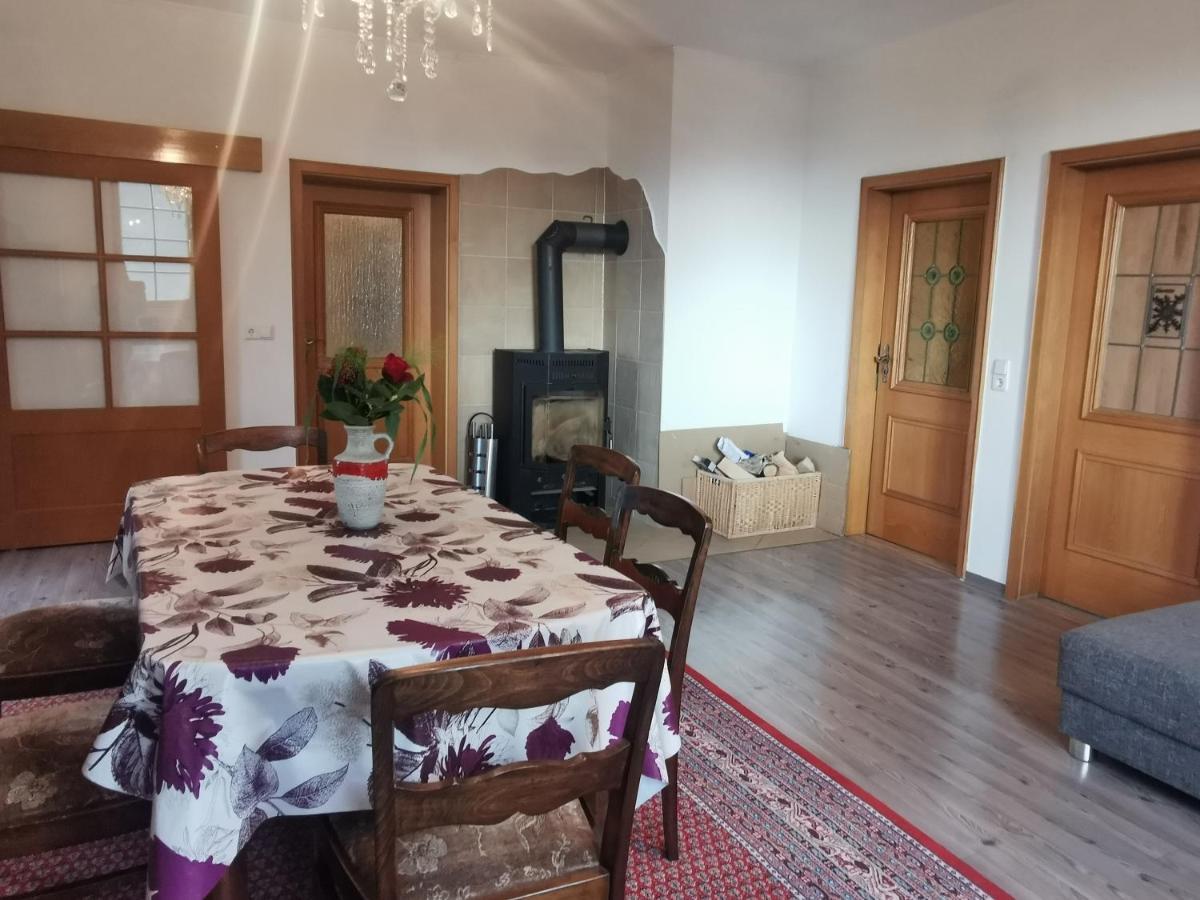 Ruhige Ferienwohnung Im Gutshaus Niederorschel Buitenkant foto